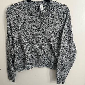 Black and white melange knit sweater women’s medium